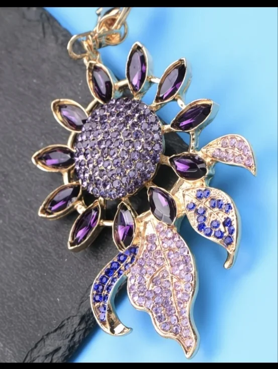 Beautiful Flower Bag Charm/ Keychain NEW - Picture 3 of 15